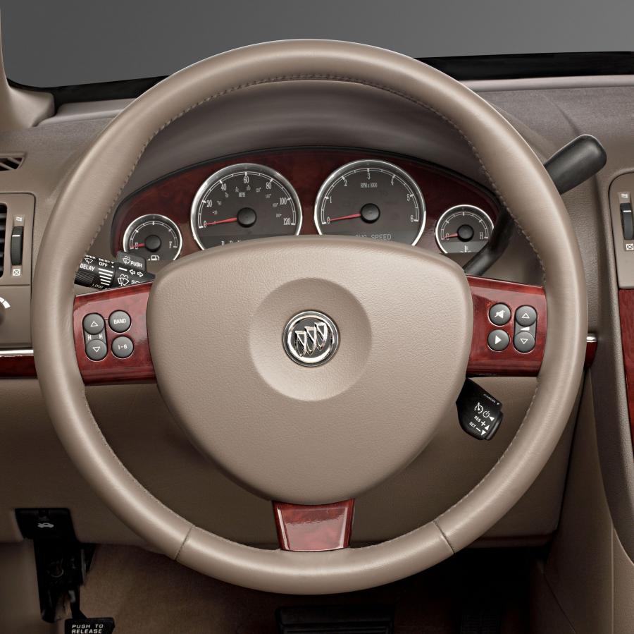 Панель приборов Buick Terraza CXL 2004 года  (фото 31 из 35)